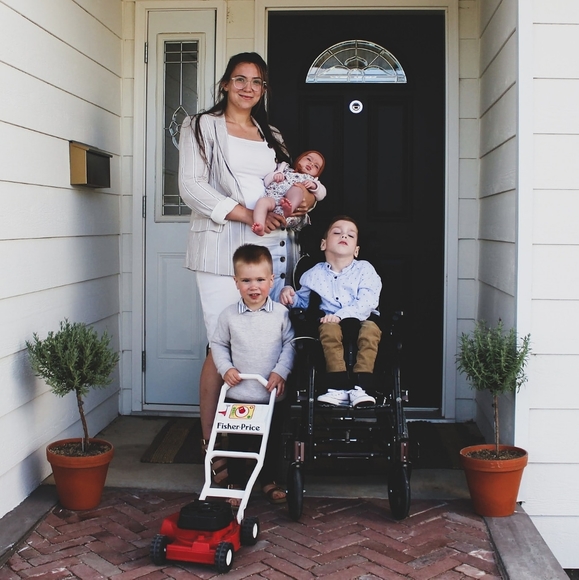 Meet your Posher, Lindsey - Picture 4 of 5